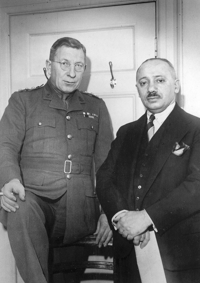 I.M. Rabinowitch with Frederick Banting in 1939
